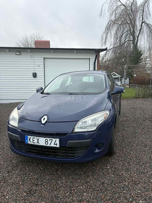 Begagnad 2010 Renault Mégane III Halvkombi | 25 000 kr (Marknadspris) - Bild 1/4