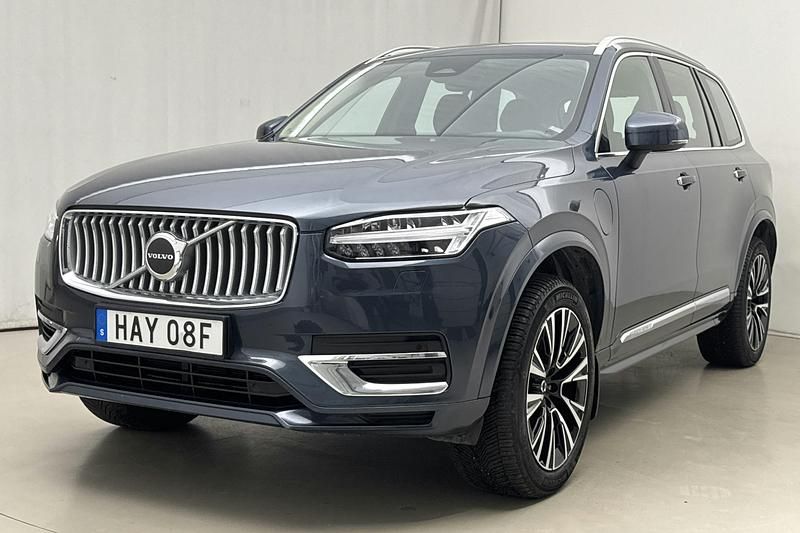 Mörkblå Begagnad 2023 Volvo XC90 Plus SUV | 625 000 kr (Superpris) - Bild 1/4