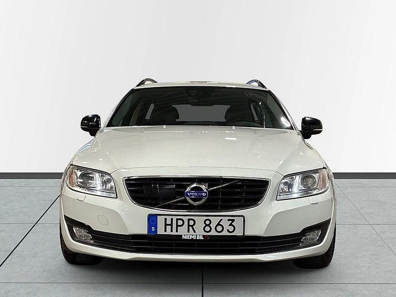 Begagnad Volvo V70 Dynamic 181 HK (133 kW) 2015 Vit Kombi