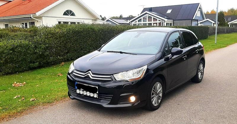 Begagnad 2011 Citroën C4 Halvkombi | 68 000 kr (Marknadspris) - Bild 1/4