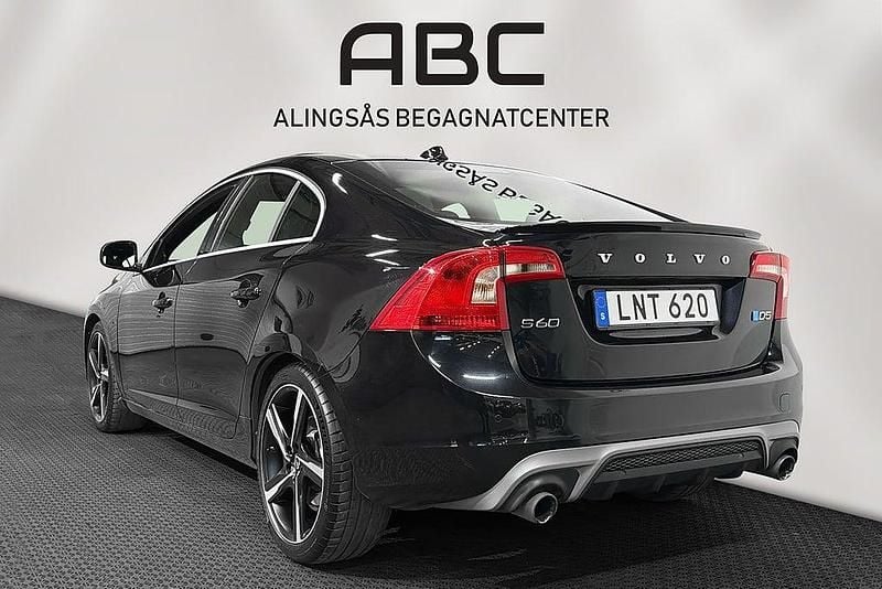 Begagnad Volvo S60 R-Design 230 HK (169 kW) 2014 Svart Sedan