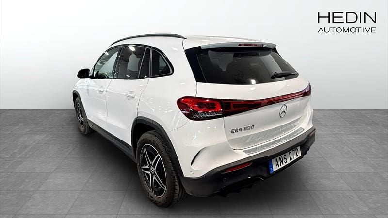 Begagnad Mercedes EQA250 AMG 139 kW (190 HK) 2023 Vit SUV