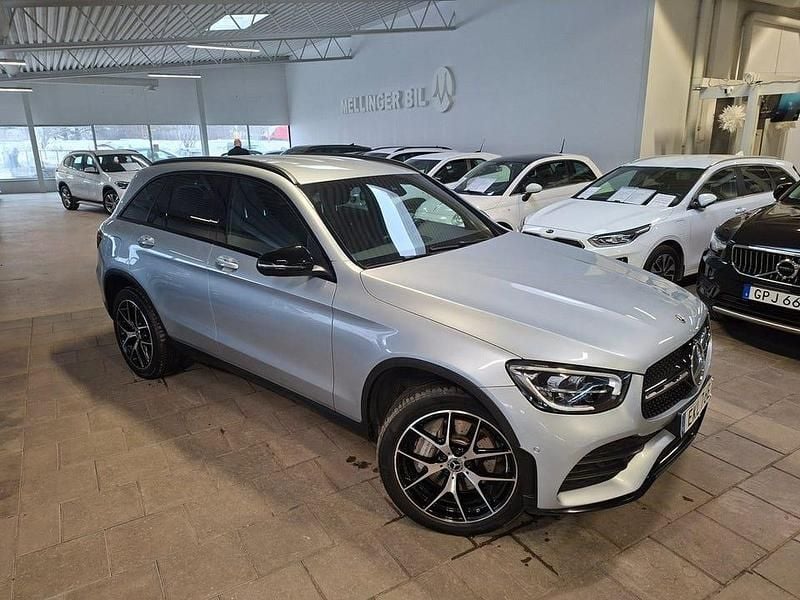 Begagnad Mercedes GLC300 AMG 320 HK (235 kW) 2022 Hightech silver metallic