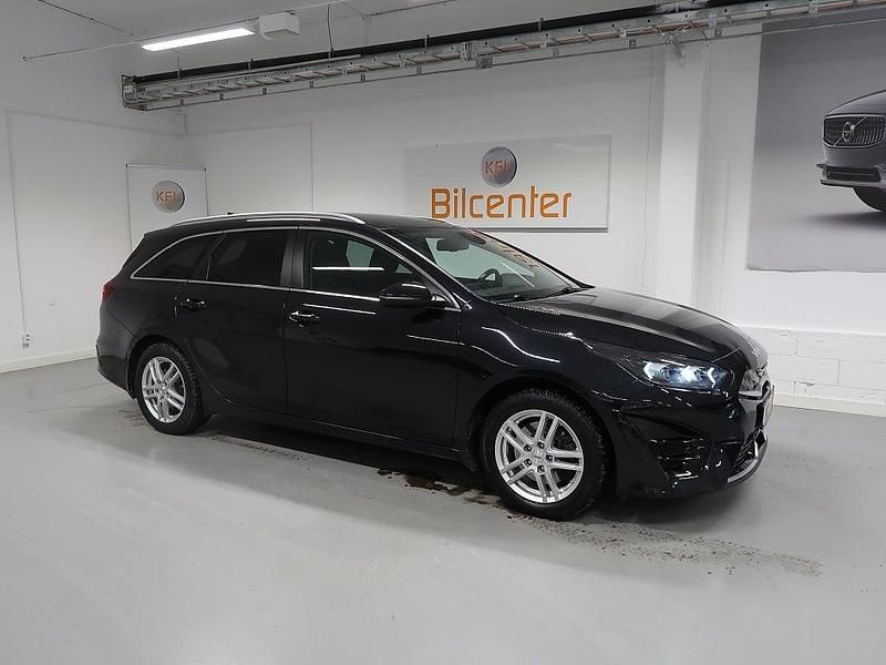 Begagnad Kia Ceed Sportswagon Advance 141 HK (103 kW) 2022 Svart Kombi