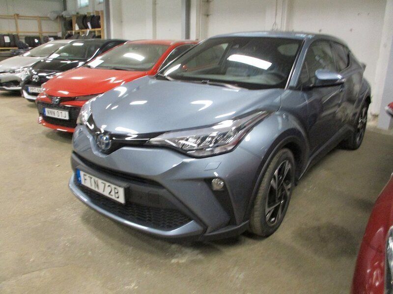 Grå Begagnad 2022 Toyota C-HR Edition SUV | 259 000 kr (Marknadspris) - Bild 1/4