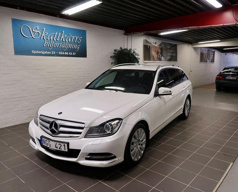 Vit Begagnad 2013 Mercedes C220 Avantgarde Kombi | 114 000 kr (Marknadspris) - Bild 1/4