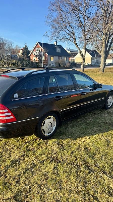 Begagnad Mercedes C180 143 HK (105 kW) 2007