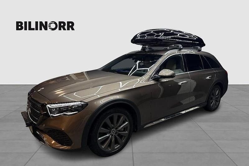 Brun Begagnad 2024 Mercedes E300 | 679 900 kr - Bild 1/4
