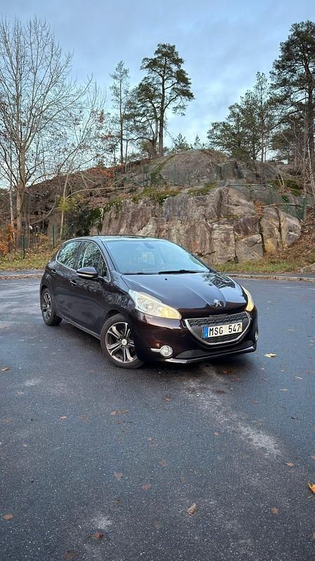 Begagnad 2012 Peugeot 208 Halvkombi | 51 900 kr (Marknadspris) - Bild 1/4