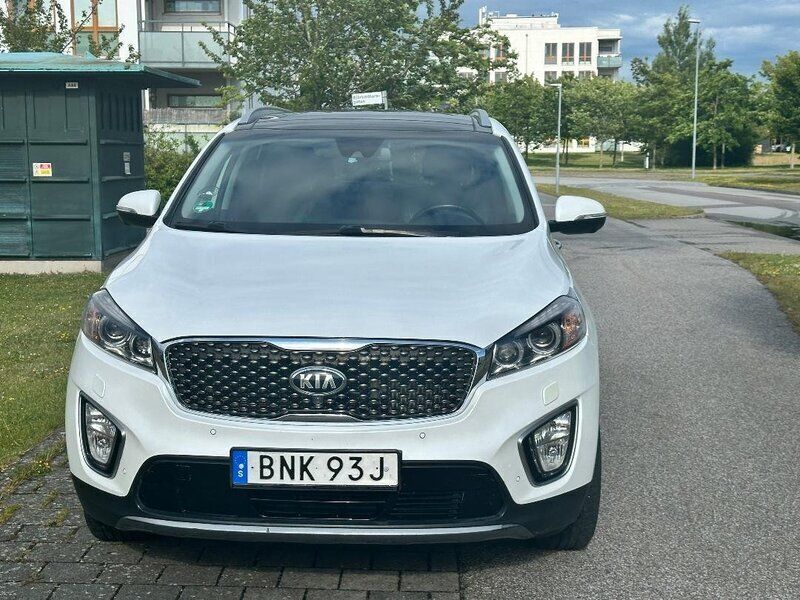 Vit Begagnad 2015 Kia Sorento 2 SUV | 219 000 kr (Marknadspris) - Bild 1/4