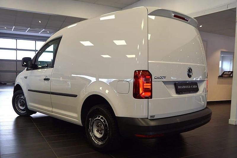 Begagnad VW Caddy 75 HK (55 kW) 2017 Vit Minibuss