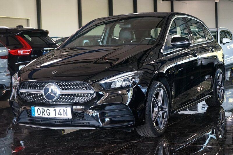 Svart Begagnad 2022 Mercedes B250e AMG Minibuss | 274 500 kr (Marknadspris) - Bild 1/4