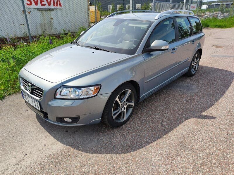 Blå Begagnad 2012 Volvo V50 Momentum Kombi | 69 900 kr (Marknadspris) - Bild 1/2