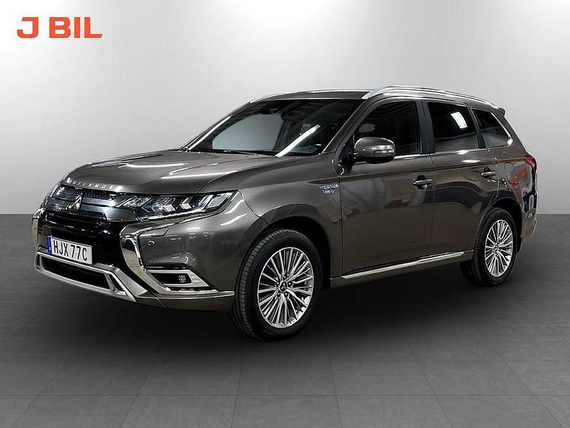 Brun Begagnad 2019 Mitsubishi Outlander P-HEV SUV | 208 900 kr (Bra pris) - Bild 1/3