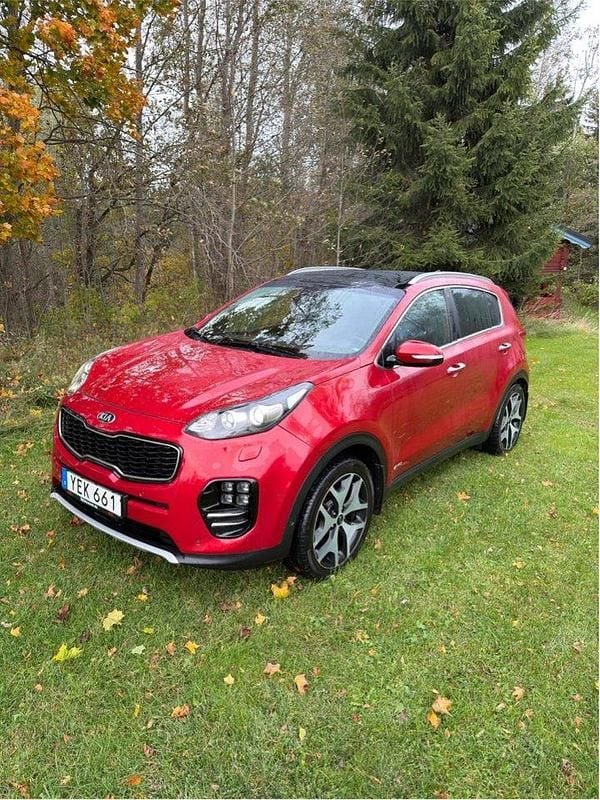 Röd Begagnad 2016 Kia Sportage GT-Line SUV | 139 000 kr (Marknadspris) - Bild 1/4