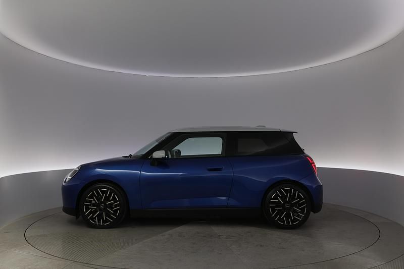 Begagnad Mini Cooper SE 161 kW (220 HK) 2024 Blå Halvkombi