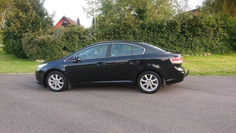 Begagnad 2011 Toyota Avensis Executive Sedan | 49 000 kr (Marknadspris) - Bild 1/3