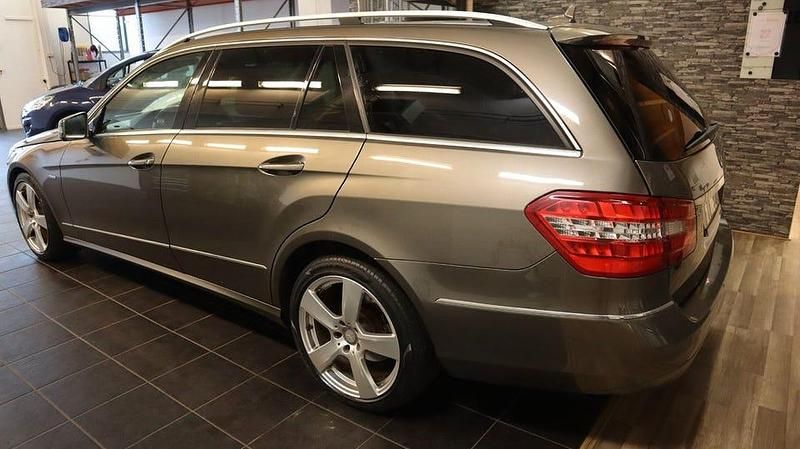 Begagnad Mercedes E220 170 HK (125 kW) 2010 Mörkgrå Kombi