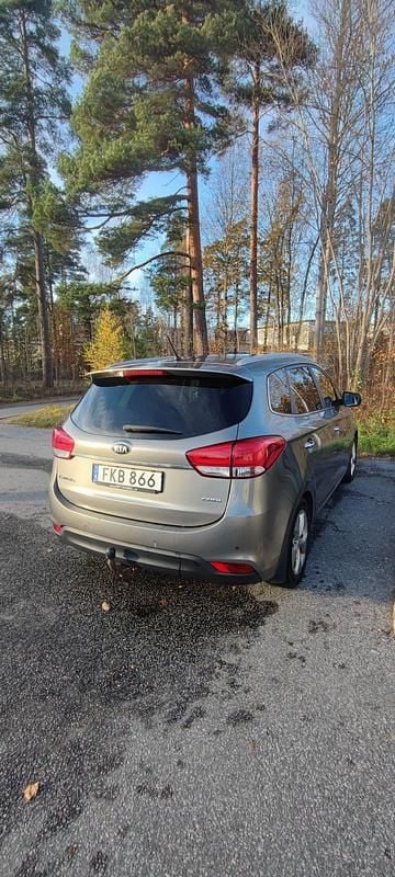 Begagnad Kia Carens 115 HK (84 kW) 2015 Minibuss