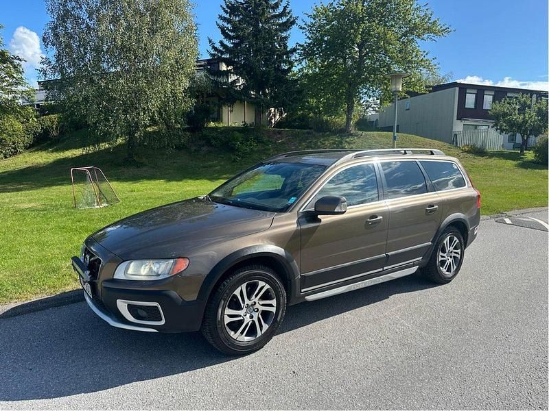 Brun Begagnad 2013 Volvo XC70 Summum SUV | 105 000 kr (Marknadspris) - Bild 1/4