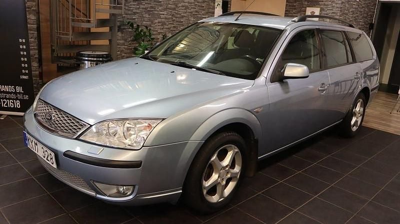 Begagnad Ford Mondeo 146 HK (107 kW) 2006 Ljusblå Kombi