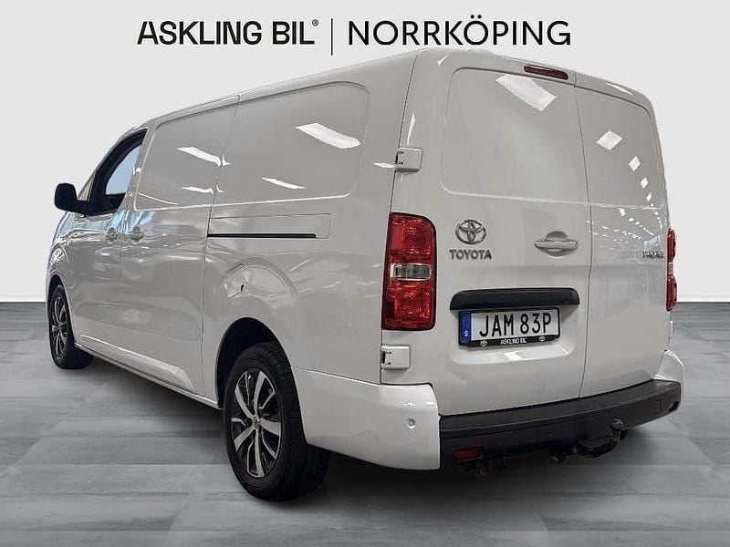 Begagnad Toyota Proace 177 HK (130 kW) 2023 Vit Minibuss