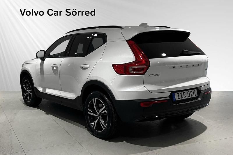 Begagnad Volvo XC40 Plus 163 HK (119 kW) 2024 Vit SUV