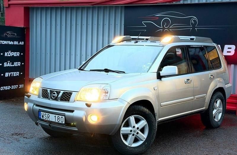 Silver Begagnad 2005 Nissan X-Trail SUV | 54 900 kr (Marknadspris) - Bild 1/4