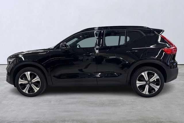 Begagnad Volvo XC40 Plus 185 kW (252 HK) 2022 Svart SUV