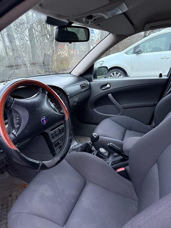 Svart Begagnad 2005 Saab 9-5 Kombi | 20 000 kr (Bra pris) - Bild 1/2