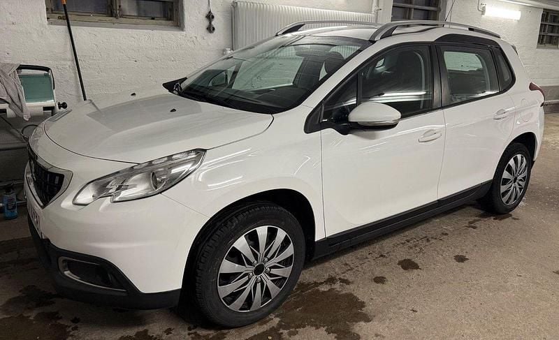 Vit Begagnad 2016 Peugeot 2008 SUV | 79 900 kr (Bra pris) - Bild 1/4