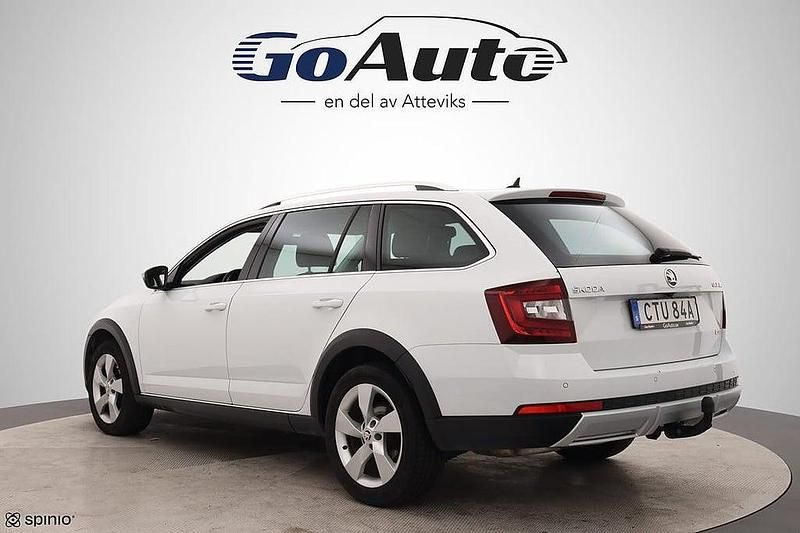 Begagnad Skoda Octavia Scout 186 HK (136 kW) 2020 Vit Kombi