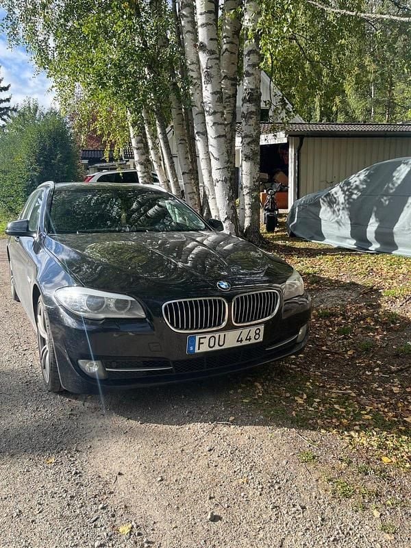 Begagnad 2013 BMW 520 Kombi | 130 000 kr (Marknadspris) - Bild 1/4