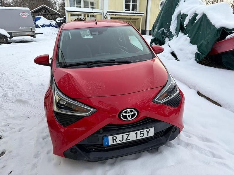 Begagnad Toyota Aygo 72 HK (52 kW) 2021 Halvkombi