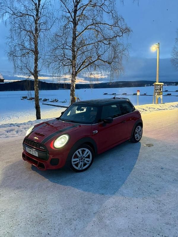Begagnad Mini John Cooper Works 231 HK (169 kW) 2020 Halvkombi