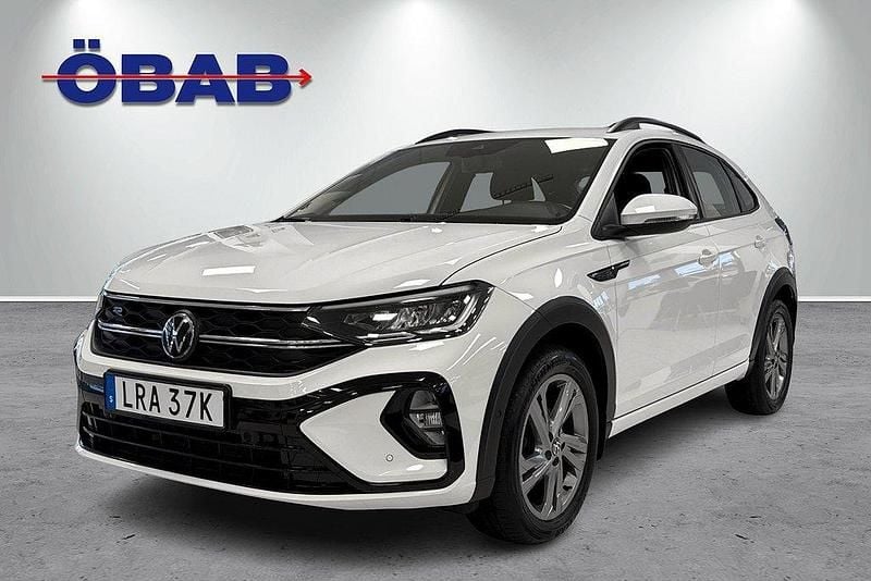 Vit Begagnad 2023 VW Taigo R-line SUV | 248 900 kr (Marknadspris) - Bild 1/4