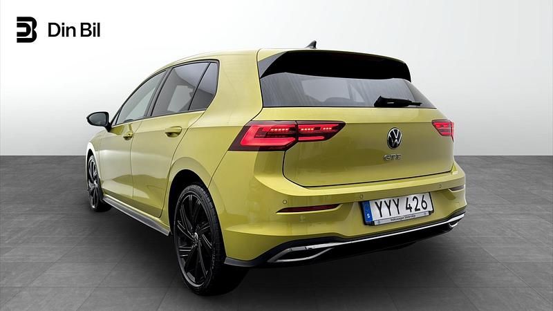 Begagnad VW Golf VIII GTE 150 HK (110 kW) 2023 Gul Halvkombi