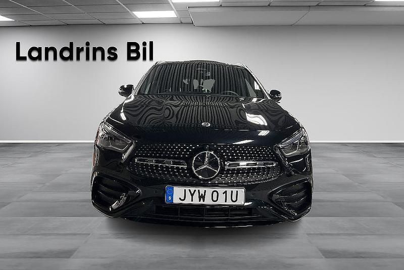 Begagnad Mercedes GLA250 AMG line 2026 Svart SUV