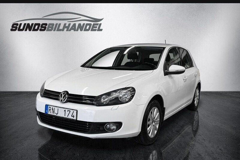 Vit Begagnad 2010 VW Golf Halvkombi | 69 900 kr (Lite dyr) - Bild 1/4