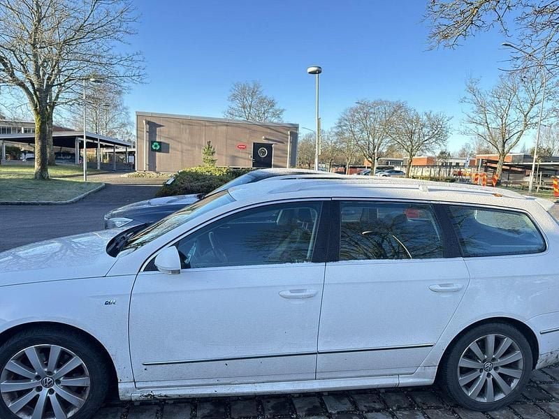 Vit Begagnad 2010 VW Passat Sportline Kombi | 50 000 kr (Bra pris) - Bild 1/4