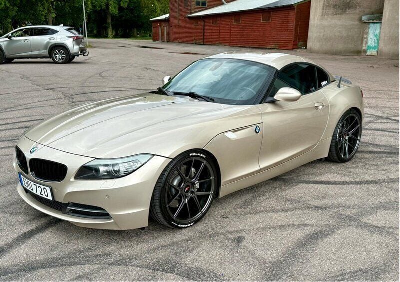 Silver Begagnad 2010 BMW Z4 Cab | 309 000 kr (Dyr) - Bild 1/4