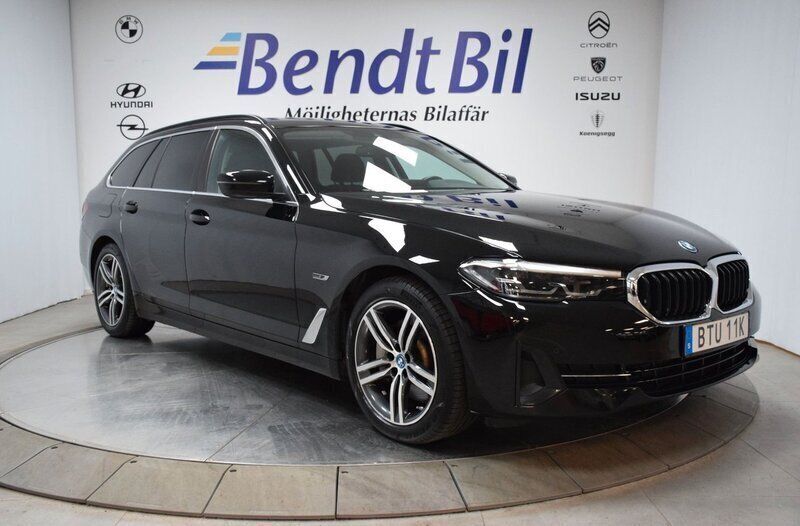 Svart Begagnad 2021 BMW 530e Kombi | 357 400 kr (Superpris) - Bild 1/3