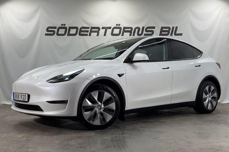 Vit Begagnad 2023 Tesla Model Y Long Range AWD SUV | 409 900 kr (Bra pris) - Bild 1/4