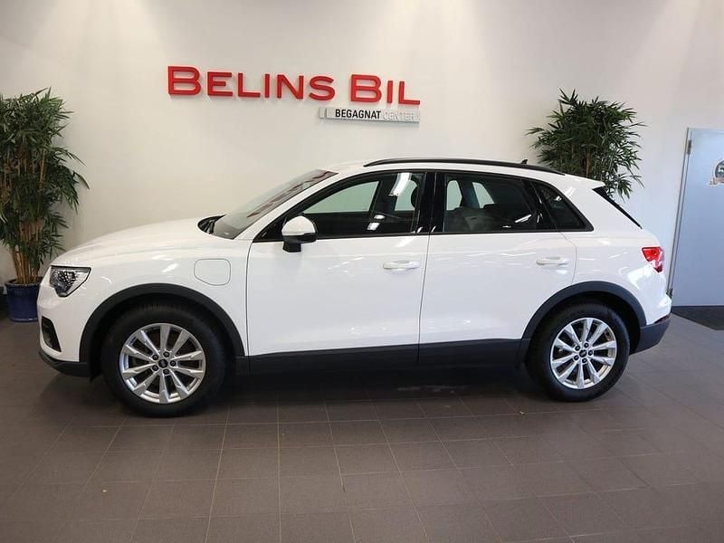 Begagnad Audi Q3 150 HK (110 kW) 2023 Vit SUV