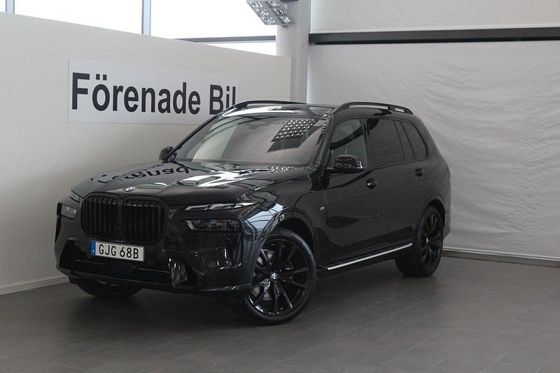 Svart Begagnad 2024 BMW X7 Comfort Edition SUV | 1 159 000 kr - Bild 1/4