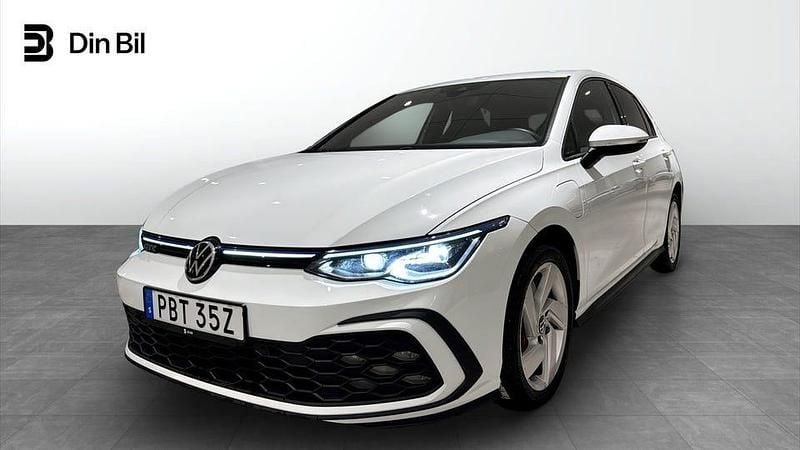 Vit Begagnad 2021 VW Golf VII GTE Halvkombi | 259 900 kr (Dyr) - Bild 1/4