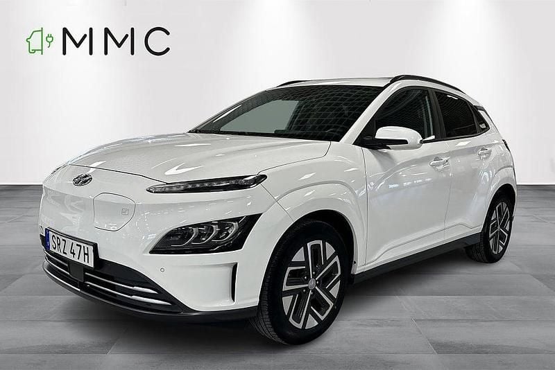 Vit Begagnad 2021 Hyundai Kona Essential SUV | 229 000 kr (Marknadspris) - Bild 1/4