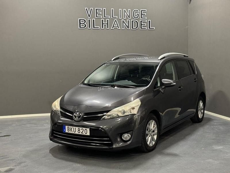 Mörkgrå Begagnad 2014 Toyota Verso Edition Minibuss | 69 900 kr (Marknadspris) - Bild 1/4