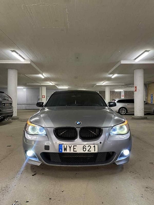 Begagnad BMW 525 218 HK (160 kW) 2005 Sedan
