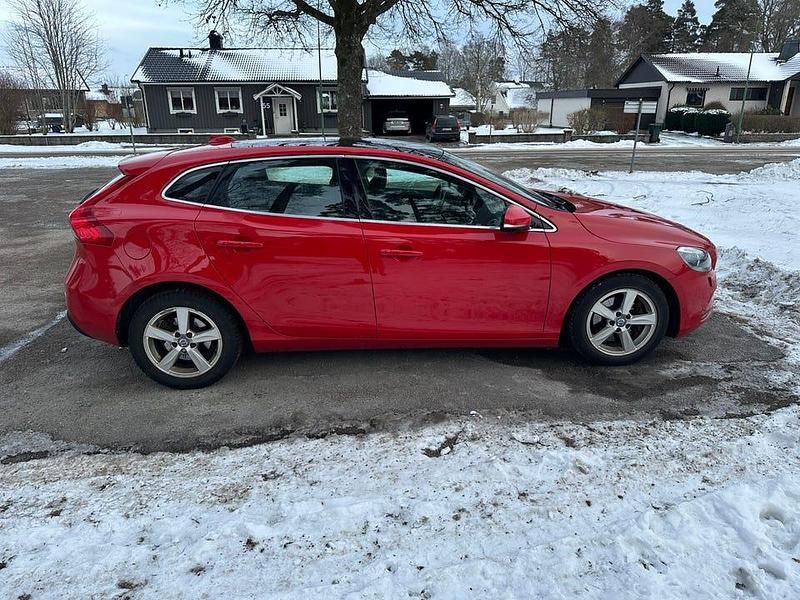 Begagnad Volvo V40 115 HK (84 kW) 2015